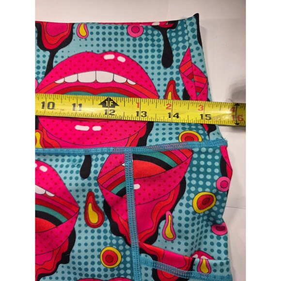 CVG shorts loud mouth lips vibrant M exercise fitness running pockets pop art - Picture 3 of 4